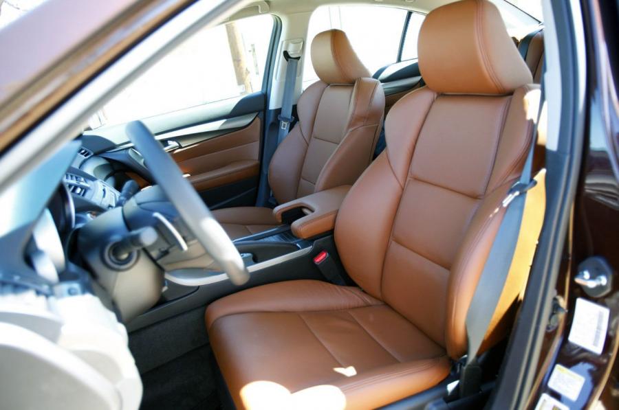 Интерьер Acura TL SH-AWD 2011 года  (фото 12 из 101)